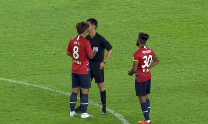  国际米兰争议判罚不断，VAR介入改判引争议  