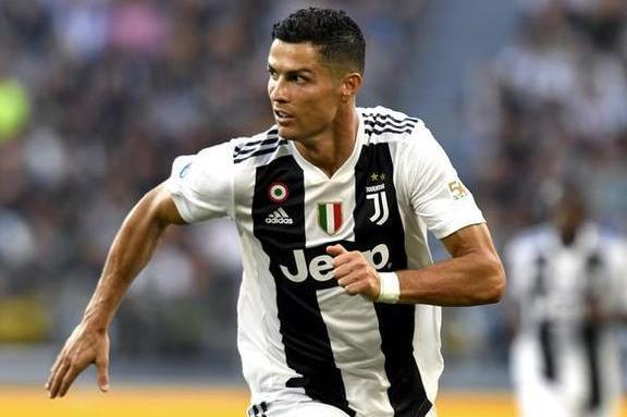  水晶宫，扎哈独造三球助球队大胜  